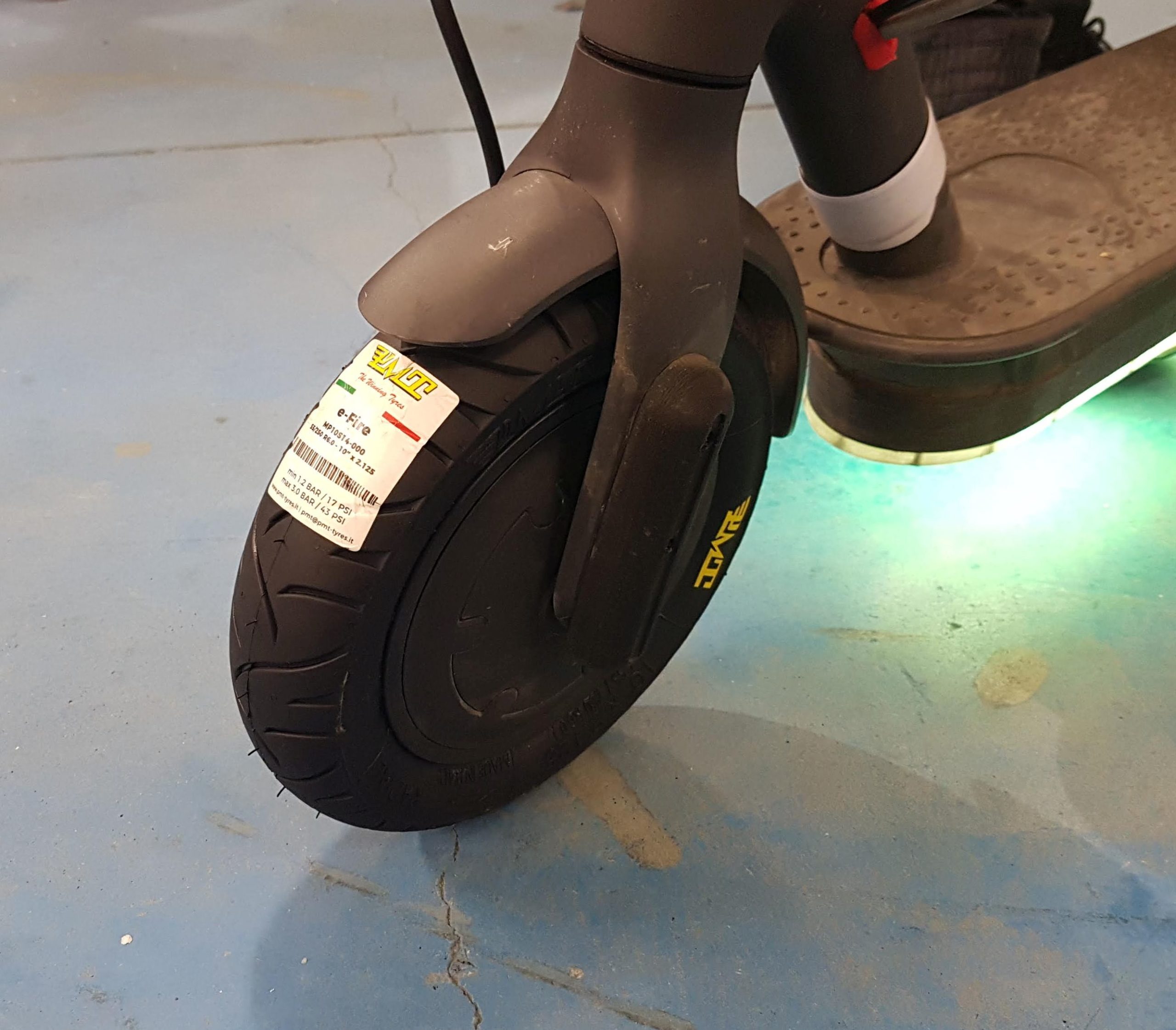 Opona 10 x 2,125 PMT E-Fire Xiaomi M365 | M365 Pro | 1S | Pro 2 | Essential | Mi 3 | Motus Scooty 8,5 6 31 października, 2025 Opona 10 x 2,125 PMT E-Fire Xiaomi M365 | M365 Pro | 1S | Pro 2 | Essential | Mi 3 | Motus Scooty 8,5 - obrazek 4